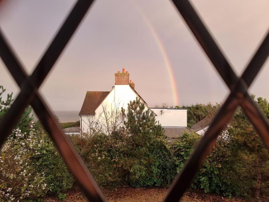 Spacious Detached Home With Beautiful Seaviews, Sleeps 6 Trimingham Exterior photo