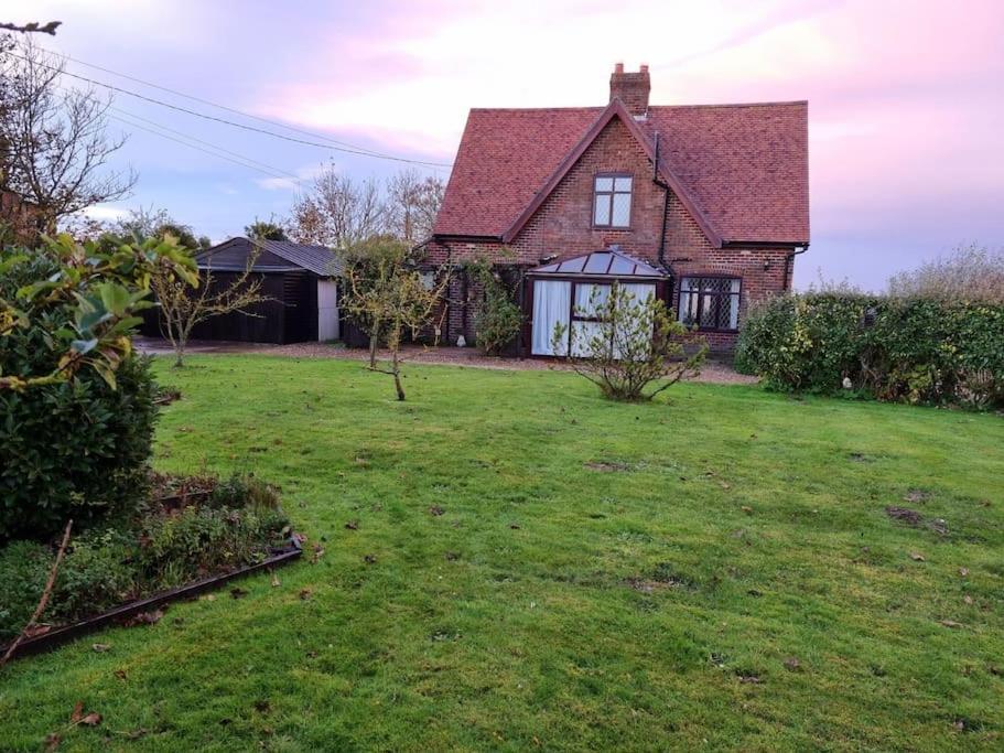 Spacious Detached Home With Beautiful Seaviews, Sleeps 6 Trimingham Exterior photo