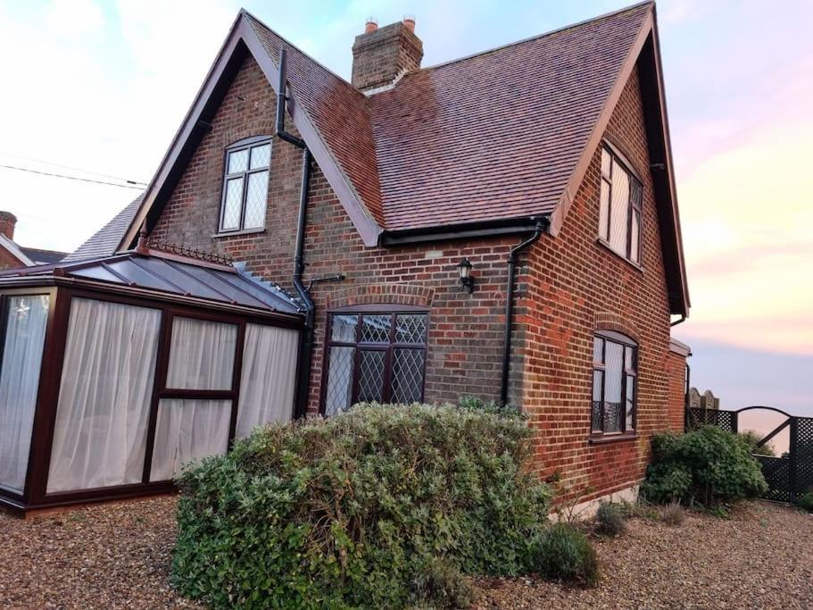Spacious Detached Home With Beautiful Seaviews, Sleeps 6 Trimingham Exterior photo